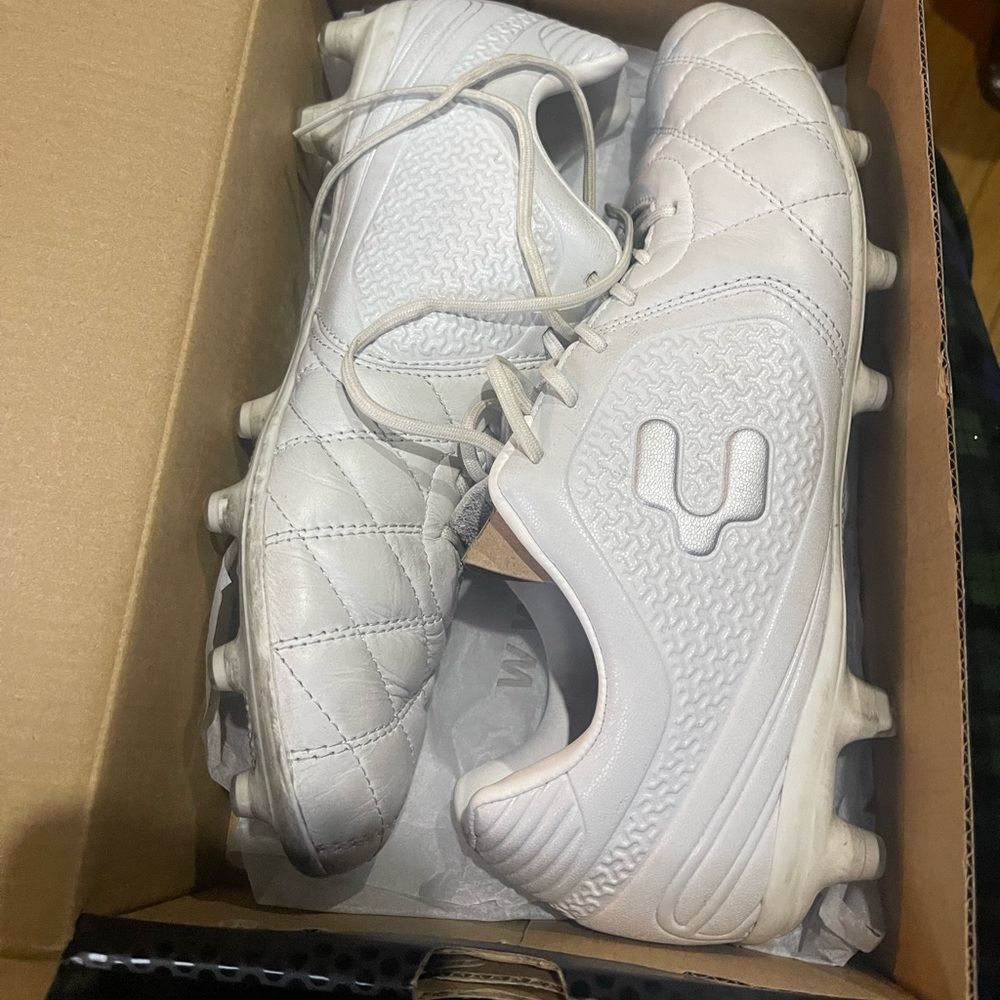 Charly Soccer cleats size 9 harshly used